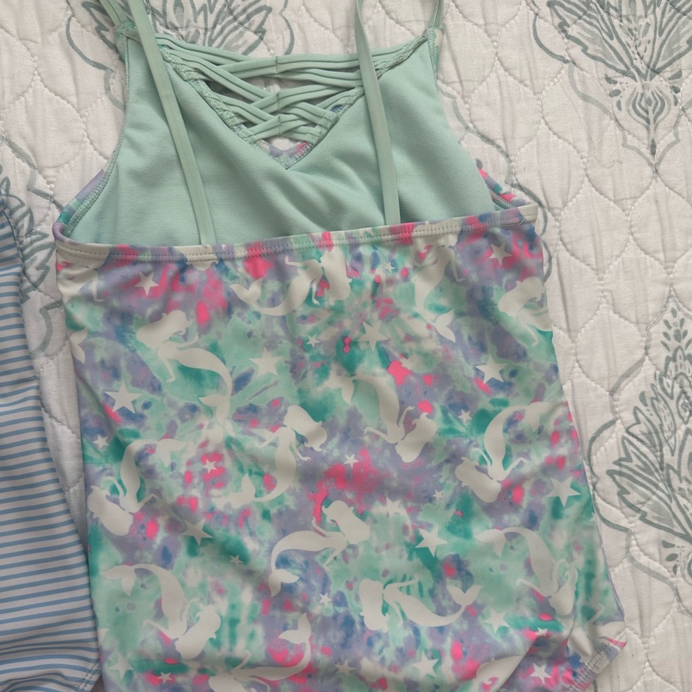 Swimsuit bundle - Picture 6 of 8